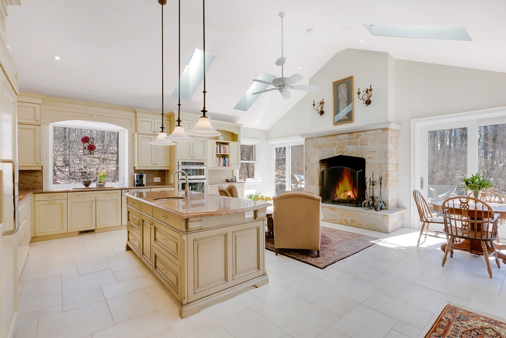 Traditional cream kitchen with a large island
